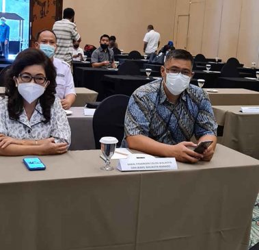 Prof. Dr. Paula Runtuwene dan Dr. Harley AB Mangindaan