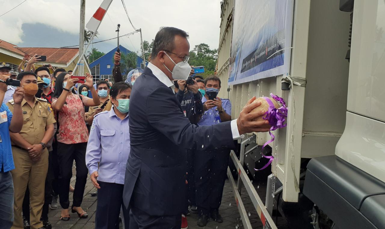 Menteri Kelautan dan Perikanan melepas pengiriman pakan dari BPBAT Tatelu