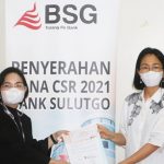 >> Penyerahan bantuan dana untuk Unsrat Manado.
