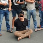 Pelaku digiring ke Mapolresta Manado >> Pelaku digiring ke Mapolresta Manado.