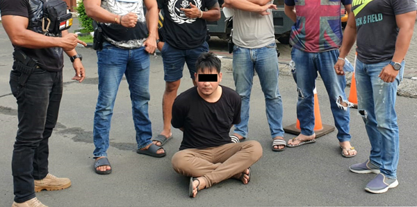 >> Pelaku digiring ke Mapolresta Manado.