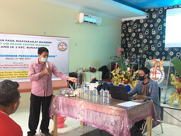 >> Ketua Tim PPM Prodi Fisika FMIPA Unsrat Dolfie Pandara SPd MSi mengatakan, permasalahan yang dihadapi jemaat akan ditindaklanjuti melalui kegiatan lanjutan.