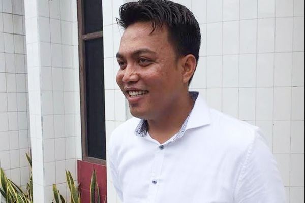 >> Geraldi Mantiri.