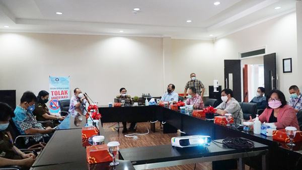 >> Suasana pertemuan antara jajaran manajemen PLN Suluttenggo dan personil Kejati Sulut, Jumat (11/6).