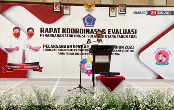 >> Kepala Bappeda Bolmong saat pemaparan dalam Rakor dan Evaluasi Strategi Penanganan Stunting.