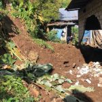 Longsor Kakas Barat >> Satu rumah yang mengalami kerusakan karena longsor.