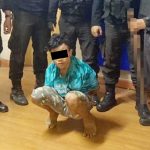 >> Tersangka diamankan bersama barang bukti senjata tajam.