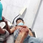 >> Salah satu korban penyerangan mendapat perawatan medis di rumah sakit.(ist)