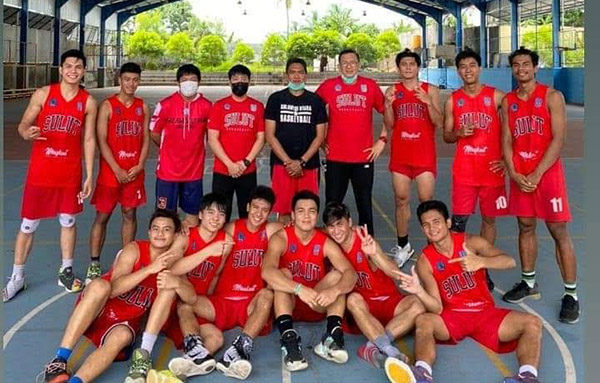 >> Tim Bola Basket Sulut yang bersiap menghadapi PON XX Papua.