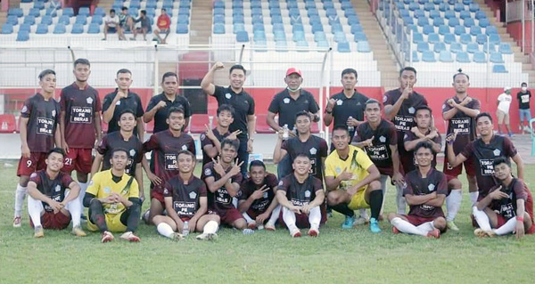 >> Tim Pelatda PON Sulut bersama jajaran manajemen termasuk manajer tim, Michael Thungari.