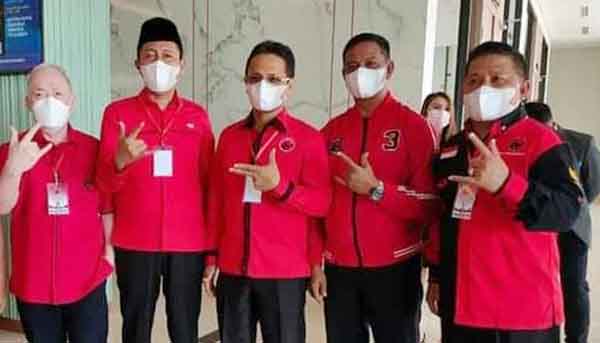>> Wabup Boltim Oskar Manoppo bersama kader PDIP.