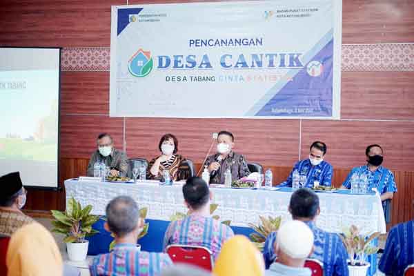 Wakil Walikota saat menyampaikan sambutan >> Wakil Walikota saat menyampaikan sambutan.