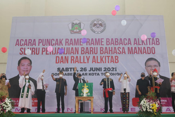 >> Acara puncak rame-rame Baca Alkitab GMIM digelar di Tomohon.