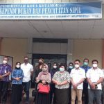 >> Komisi I saat berkunjung ke Dukcapil KK.