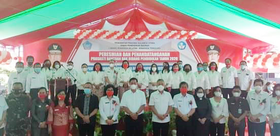 >> Kegiatan peresmian sejumlah proyek DAK Fisik SMA/SMK di Kabupaten Minsel dan Kabupaten Mitra.