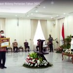 Tangkapan layar Gubernur Sulut saat menerima penghargaan bidang pertanian di Istana Wakil Presiden, Senin (13/9).