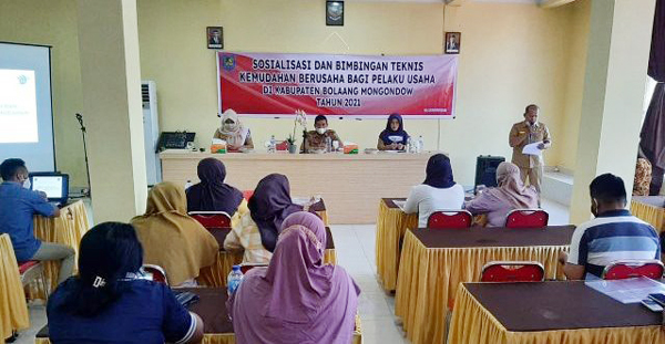 Suasana sosialisasi dan bimtek di Tiga Bintang Meeting Room.